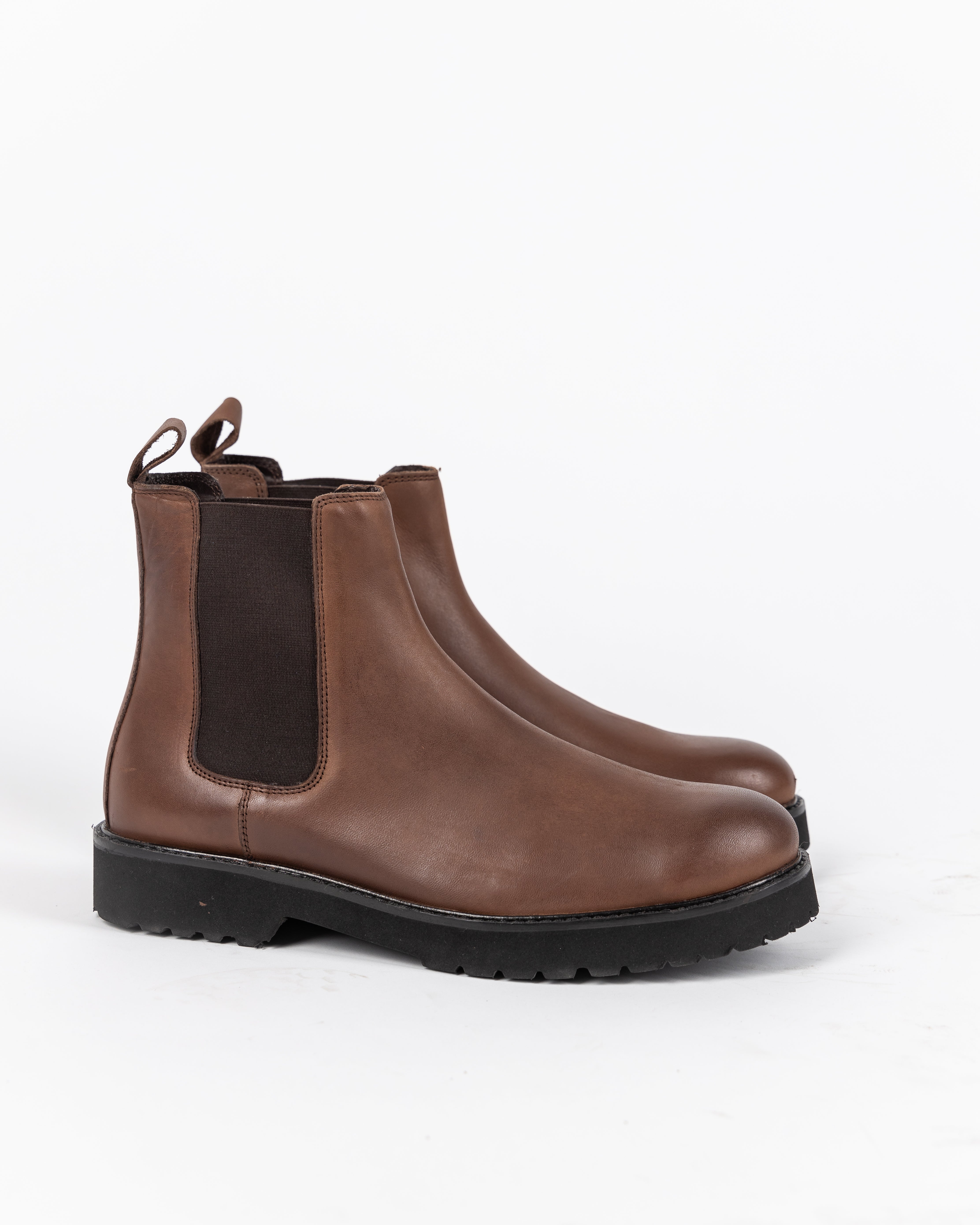 Brown chunky chelsea boots womens hotsell