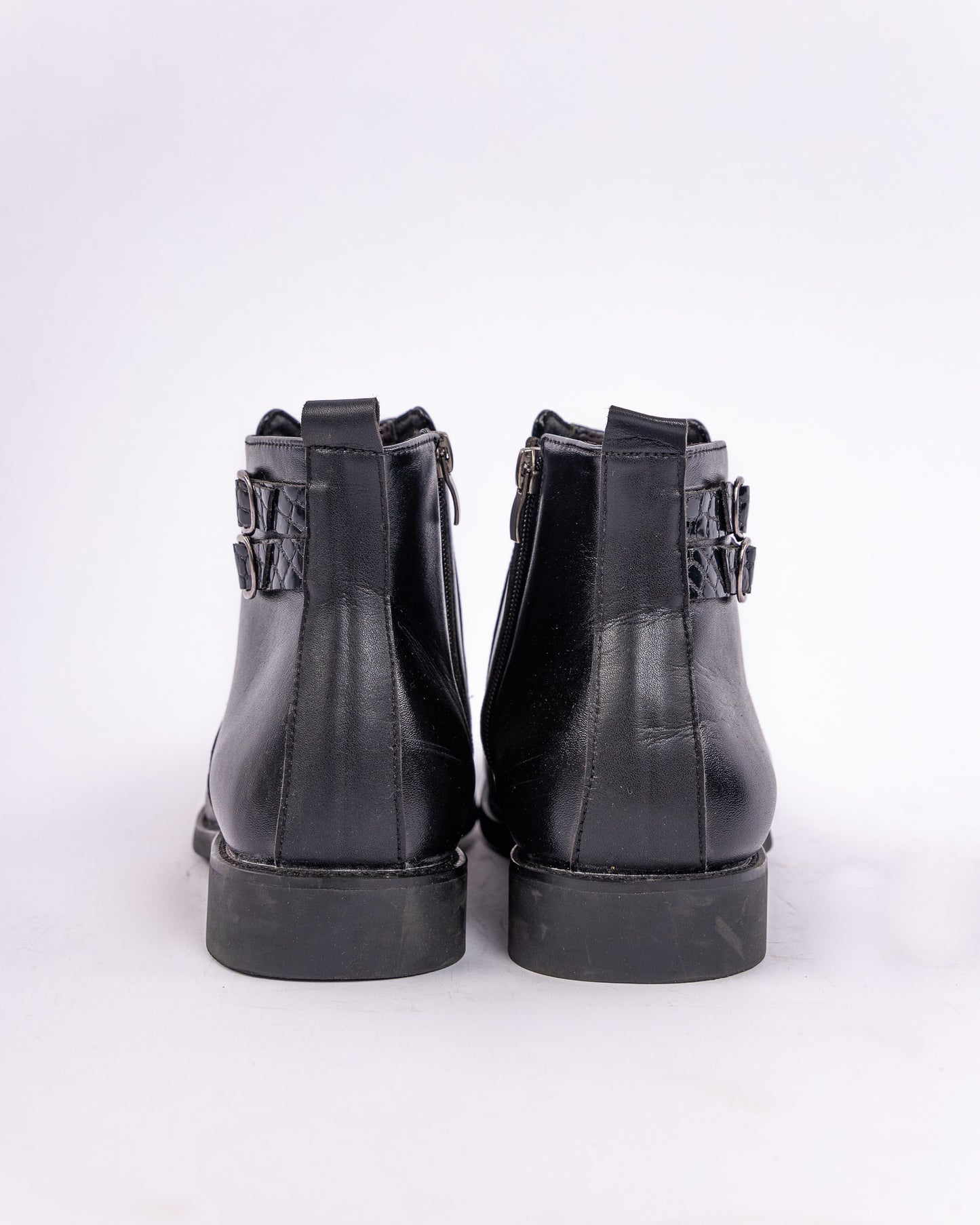 Pattern buckle vegan zipper boot